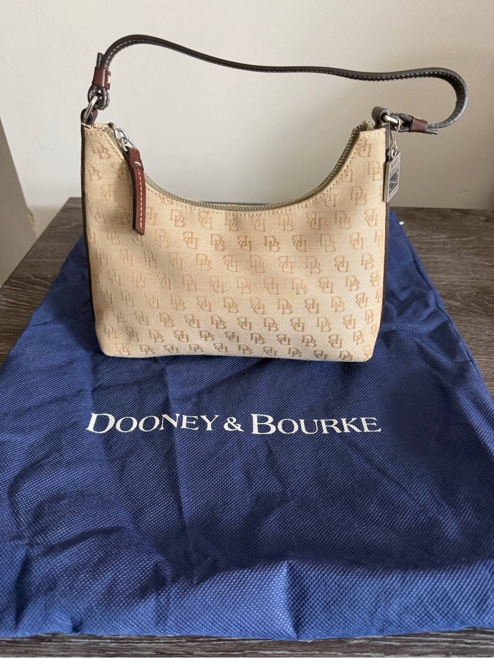 Vintage Dooney & Bourke H536K Signature Monogram Shoulder Bag - Picture 1 of 10